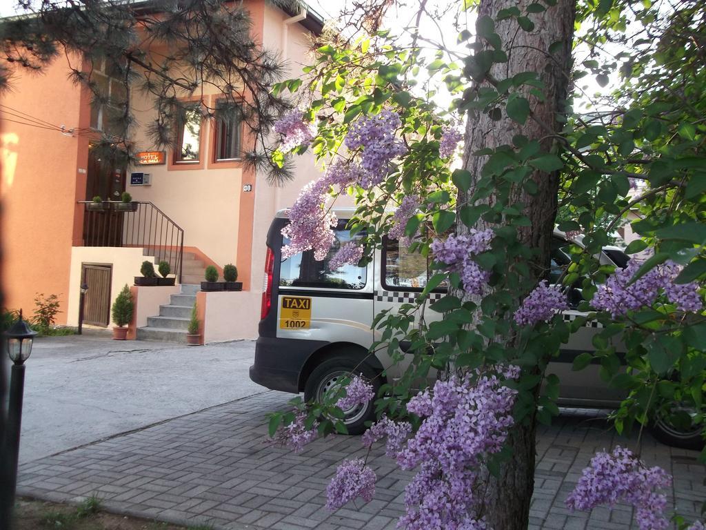 Vila Silia Hotel Skopie Exterior foto